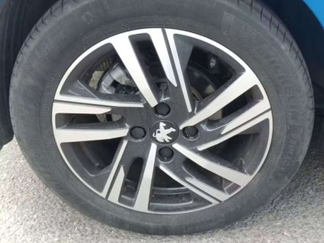Peugeot 208 1.2 PureTech Allure Premium Hatchback 5dr Petrol EAT Euro 6 (s/s) (130 ps) 7