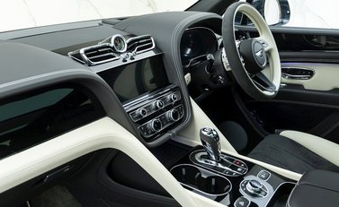 Bentley Bentayga V8 S 18