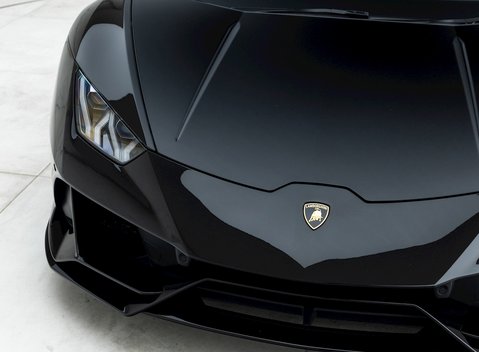Lamborghini Huracan LP640-4 EVO 17