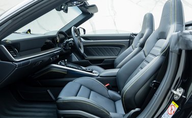 Porsche 911 Turbo S Cabriolet (992) 19