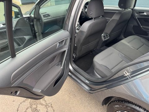 Volkswagen Golf SE NAVIGATION TSI BLUEMOTION TECHNOLOGY DSG 30
