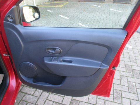 Dacia Sandero 1.0 SCe Ambiance Euro 6 5dr 39
