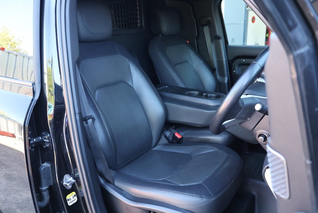 Land Rover Defender 110 2023 D300 HARD TOP X-DYNAMIC HSE BIG SPEC JUMP SEAT SEEKER STYLED  20