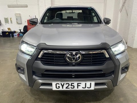 Toyota Hilux INVINCIBLE X 4WD 2