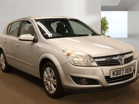 Vauxhall Astra 1.8i 16v Design Hatchback 5dr Petrol Automatic (187 g/km, 138 bhp)