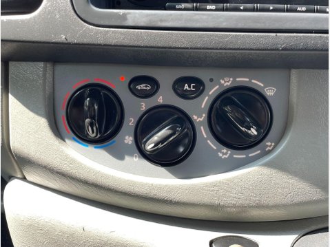 Vauxhall Vivaro 2.0 2900 CDTi FWD L1 4dr 27