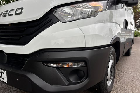 Iveco Daily 35S14V Hi-Matic Panel Van - Air Con / Auto / Car Play 20