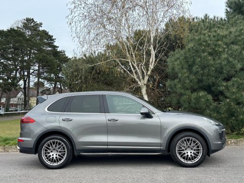 Porsche Cayenne 3.0 TD V6 TiptronicS 4WD Euro 6 (s/s) 5dr 6