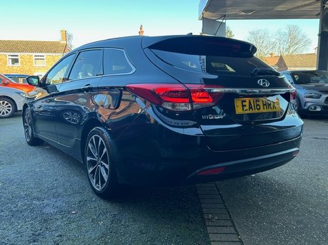 Hyundai i40 CRDI SE NAV BLUE DRIVE 1