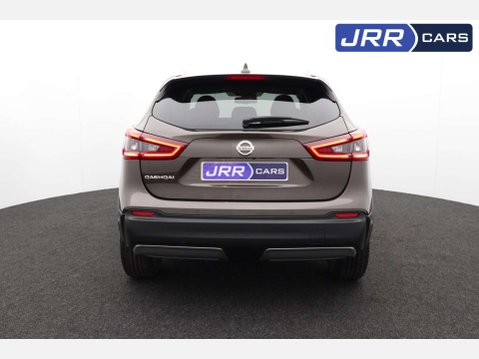 Nissan Qashqai 1.2 Qashqai N-Connecta DiG-T 5dr 10