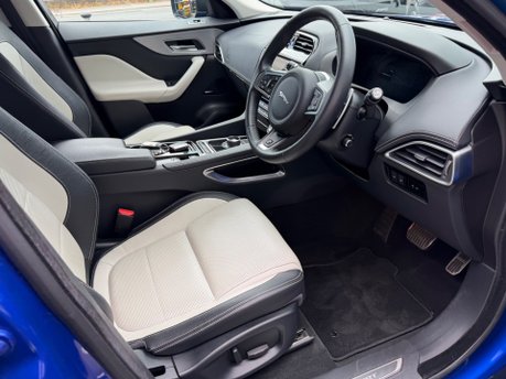 Jaguar F-Pace 2.0 P300 R-Sport SUV 5dr Petrol Auto AWD Euro 6 (s/s) (300 ps) 26