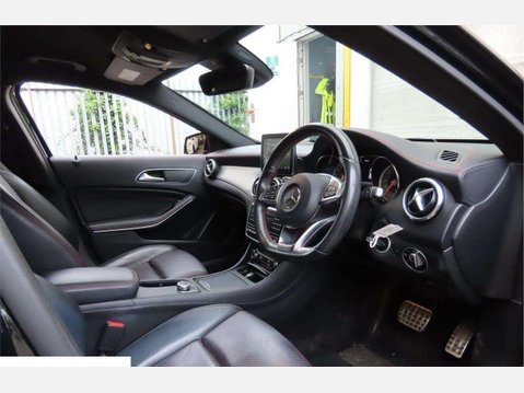 Mercedes-Benz GLA 2.1 GLA220d AMG Line (Premium) 7G-DCT 4MATIC Euro 6 (s/s) 5dr 8