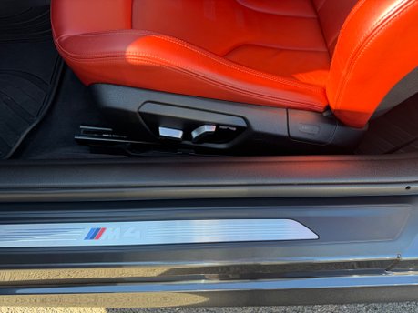 BMW M4 M4 COMPETITION 42