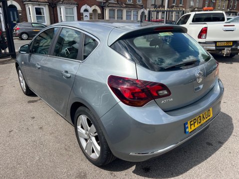 Vauxhall Astra 1.4 16v SRi Euro 5 5dr 4