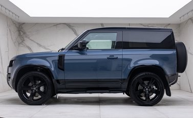 Land Rover Defender 90 D300 X-DYNAMIC HSE 5