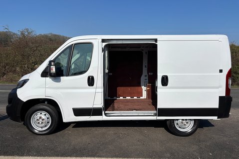 Peugeot Boxer 333 L1 H1 120 ps BlueHdi Professional - Sat Nav & Air Con 7