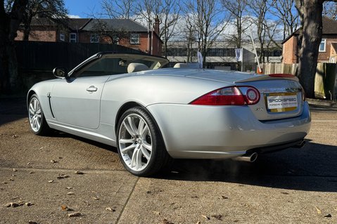 Jaguar XK 4.2 V8 Convertible 40