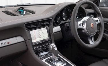 Porsche 911 (991) 50th Anniversary Edition 16