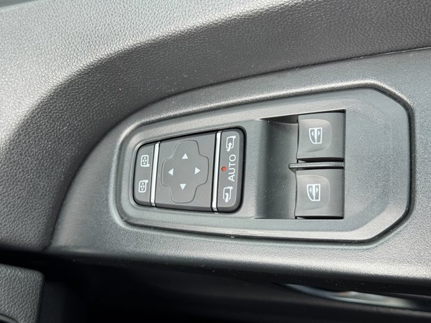 Renault Trafic Crew Cab AUTO LWB L2H1 Low Roof Sport LL30 Air Con Alloys Sensors EURO 6 28