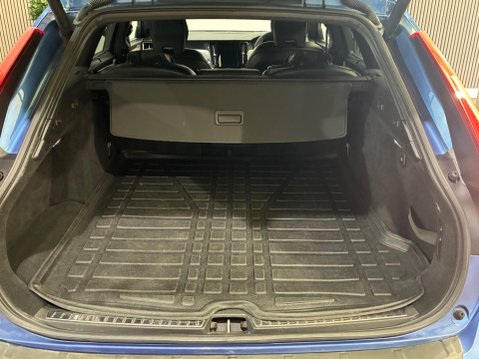 Volvo V90 2.0 D4 R-Design Auto Euro 6 (s/s) 5dr 45