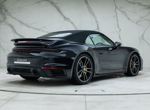 Porsche 911 Turbo S Cabriolet (992) 5