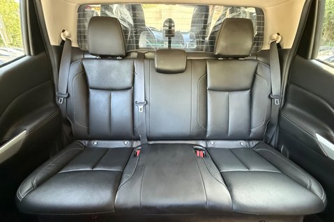 Nissan Navara DCI TEKNA AUTOMATIC - APPLE CAR PLAY - TOWBAR - REAR CANOPY 17