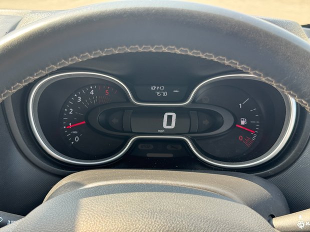 Renault Trafic SWB L1H1 [SOLD CR] Low Roof Black Edition SL28 Air Con Nav Sensors EURO 6 N 19