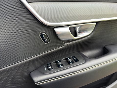 Volvo V90 2.0 D4 R-Design Auto Euro 6 (s/s) 5dr 60