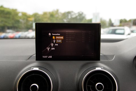 Audi Q2 TFSI S LINE BLACK EDITION 25