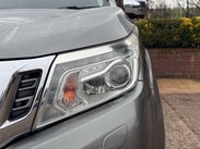 Nissan Navara 2.3 Navara Tekna dCi 4WD 5dr 4