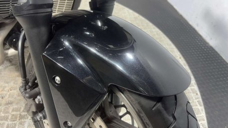 Kawasaki Z ZR750 2005 ONLY 20K NEW MOT SERVICED COMMUTER BIKE 750CC 27