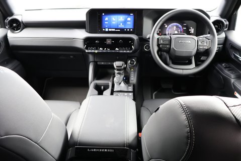 Toyota Land Cruiser BRAND NEW COMMERCIAL WITH A GENUINE REAR SEAT CONVERSION 16