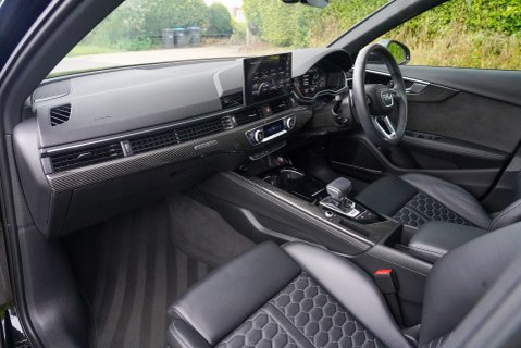 Audi RS4 CARBON BLACK 8