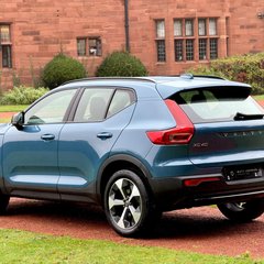Volvo XC40 B4 PLUS 1