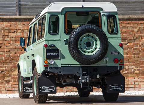 Land Rover Defender 110 Heritage Station Wagon 3