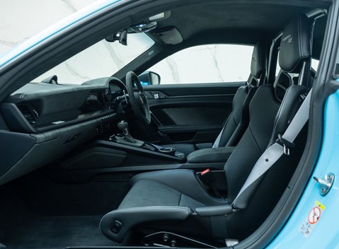 Porsche 911 GT3 RS (992) 18