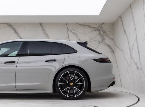 Porsche Panamera Turbo S E-Hybrid Sport Turismo 27