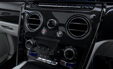 Rolls-Royce Cullinan Series II BLACK BADGE 25