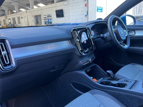 Volvo XC40 2.0 B3 Core Estate 5dr Hybrid Electric Auto Euro 6 (163 bhp) 18