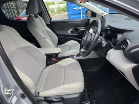 Toyota Yaris 1.5 VVT-h Excel Hatchback 5dr Petrol Hybrid E-CVT Euro 6 (s/s) (116 ps) 17
