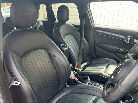 Mini Hatch 1.5 Cooper Exclusive Hatchback 5dr Petrol Steptronic Euro 6 (s/s) (136 ps) 11