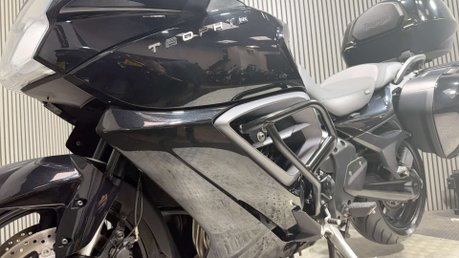 Triumph Trophy 1200 1215 SE 2016 ONLY 19K MOT SEPTEMBER 2027 FULL LUGGAGE 34