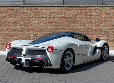 Ferrari LaFerrari Aperta 9