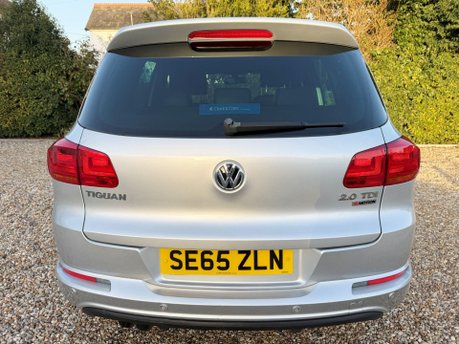 Volkswagen Tiguan 2.0 TDI BlueMotion Tech R-Line Edition SUV 5dr Diesel Manual 4WD Euro 6 (s/ 9