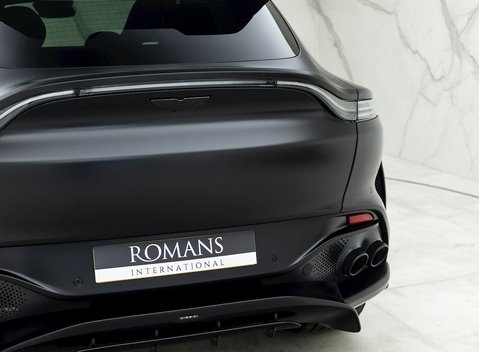 Aston Martin DBX 707 23