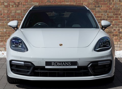Porsche Panamera Turbo Sport Turismo 4