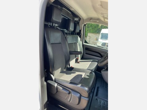 Vauxhall Vivaro 1.5 Turbo D 2700 Dynamic Panel Van 6dr Diesel Manual L1 H1 Euro 6 (s/s) (10 24