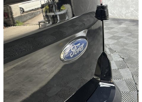 Ford Transit Connect 1.5 TDCi 200 Limited Panel Van 5dr Diesel Manual L1 H1 (119 g/km, 118 bhp) 17
