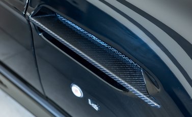 Aston Martin V12 Vantage S Roadster 42
