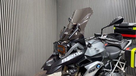 BMW R1200GS LC 2013 LOTS OF EXTRAS FULL LUGGAGE ONLY 36K SERVICED 35